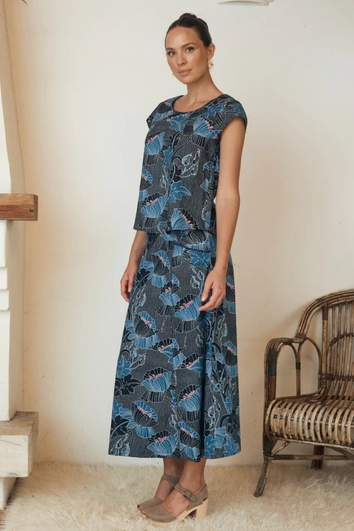 Remi Top | Lotus Navy