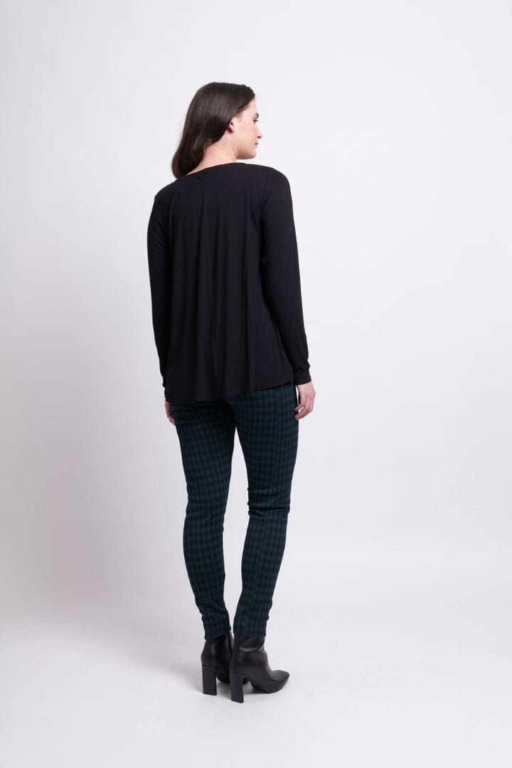 Foil Fine Merino V Neck | Black