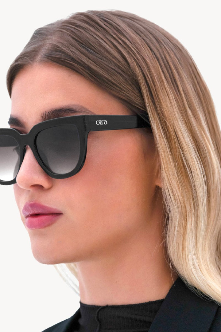 mara sunglasses - black/smoke