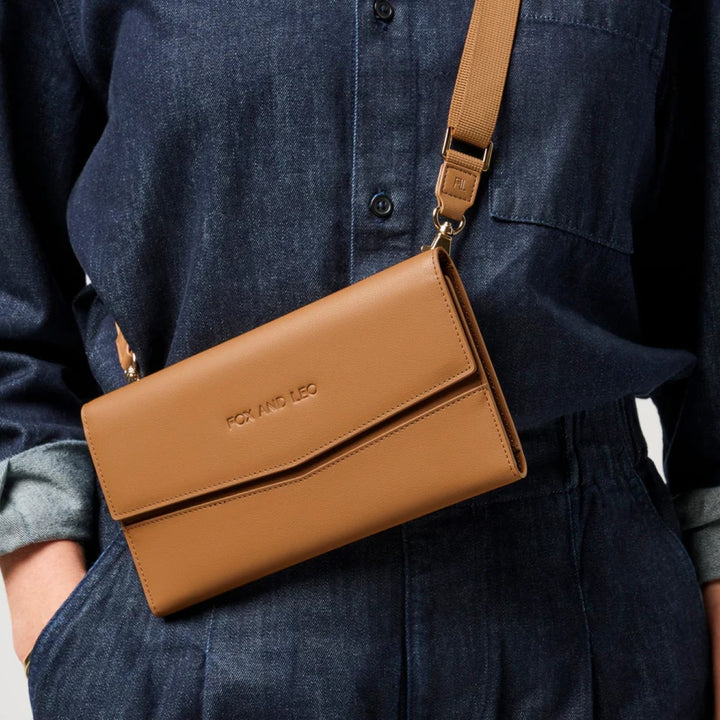 Fox & Leo Traveller