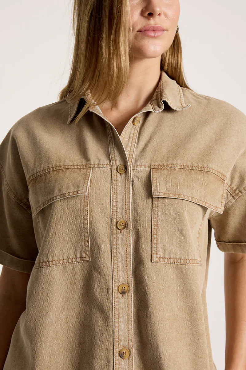 woman wearing Bodhi Denim Shirt in Fawn