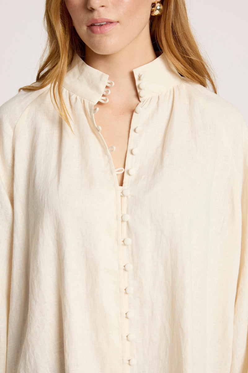 Woman wearing Eb & Ive Bajau Button Shirt in Dune