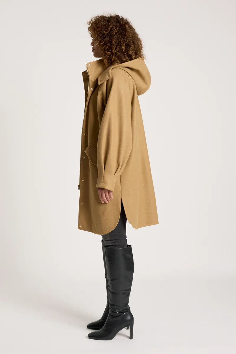 woman wearing Eb & Ive Sable Hood Jacket in Mocha