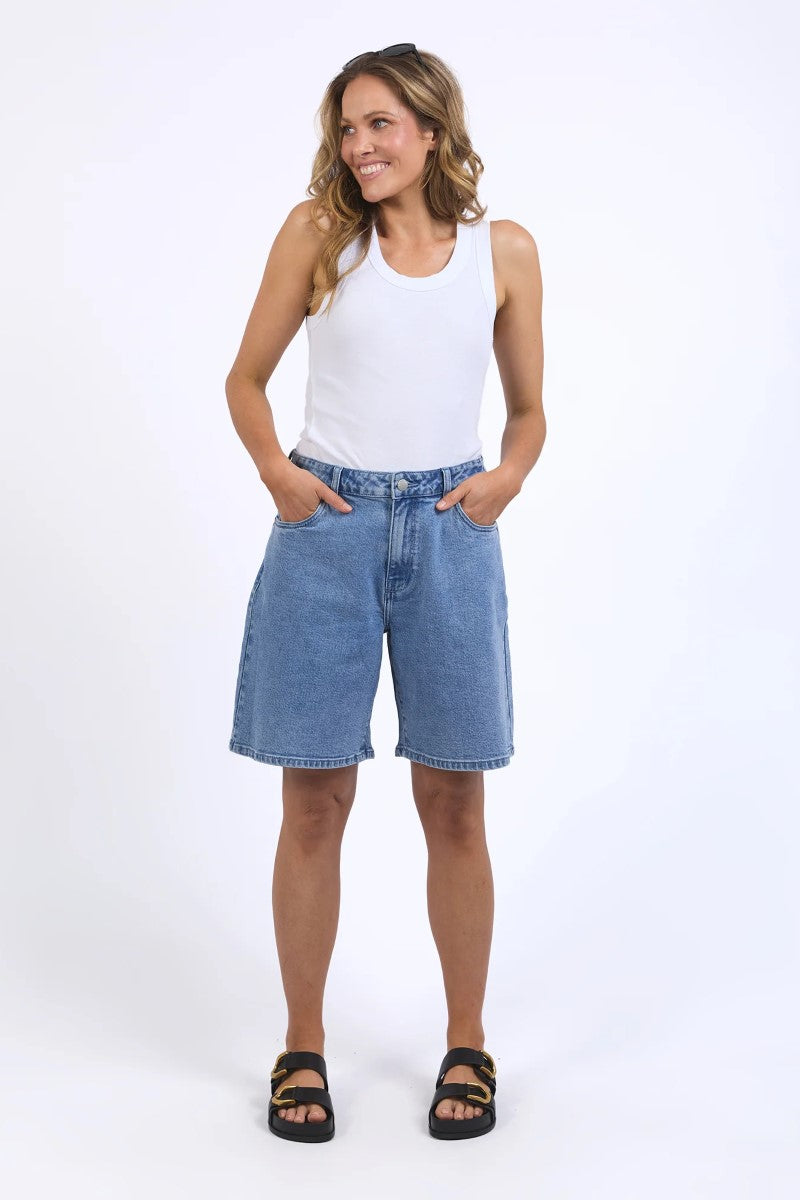 Front view of the Harley Short in Light, showcasing its tailored silhouette and clean, classic design.