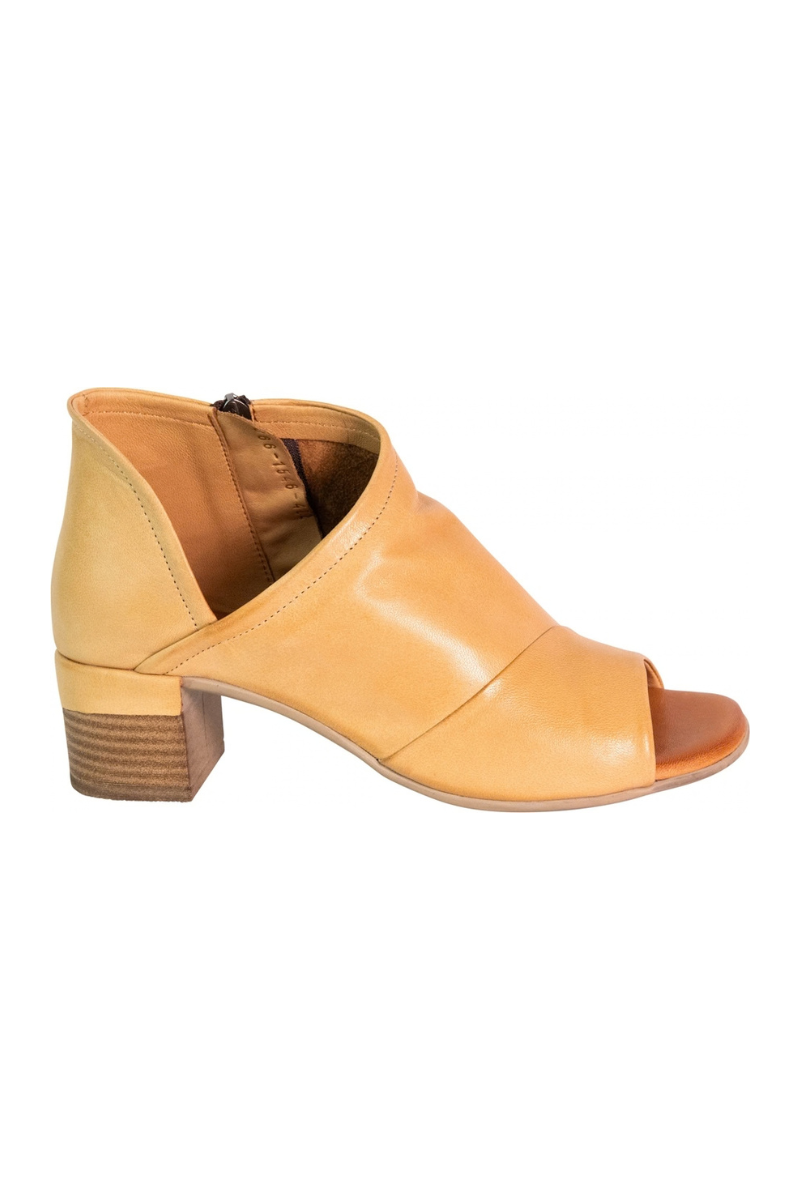 HINAKO Barclay Shoe | Scissors