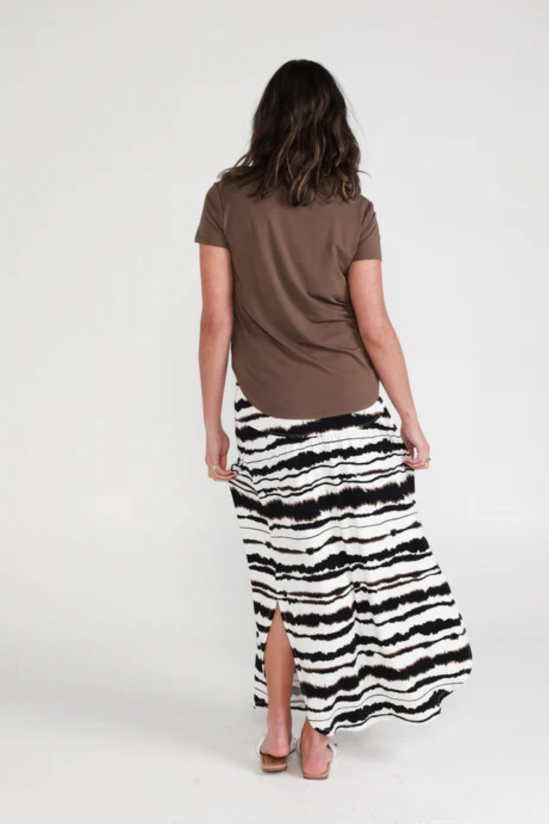 Back view of the Veronica Tee in chocolate, shown at Ivy Vibe, highlighting its smooth bamboo fabric and relaxed, classic fit.