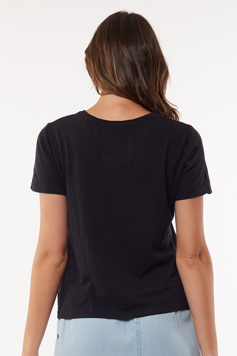 knot front tee - black TEE foxwood 
