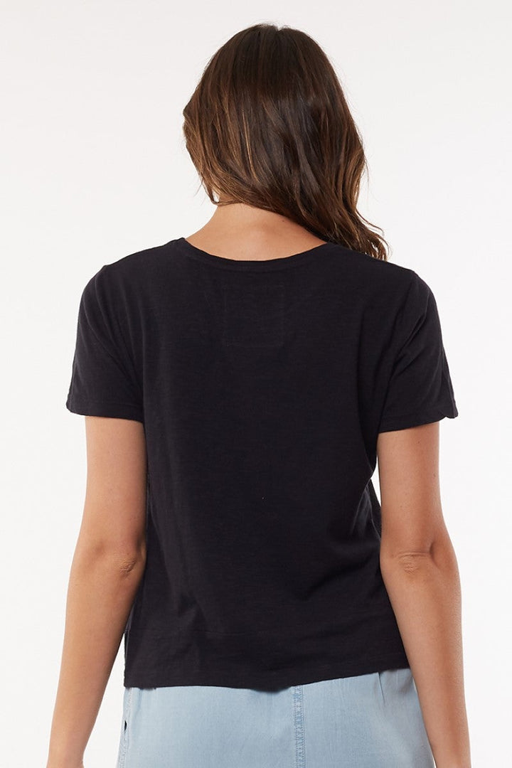 knot front tee - black TEE foxwood 